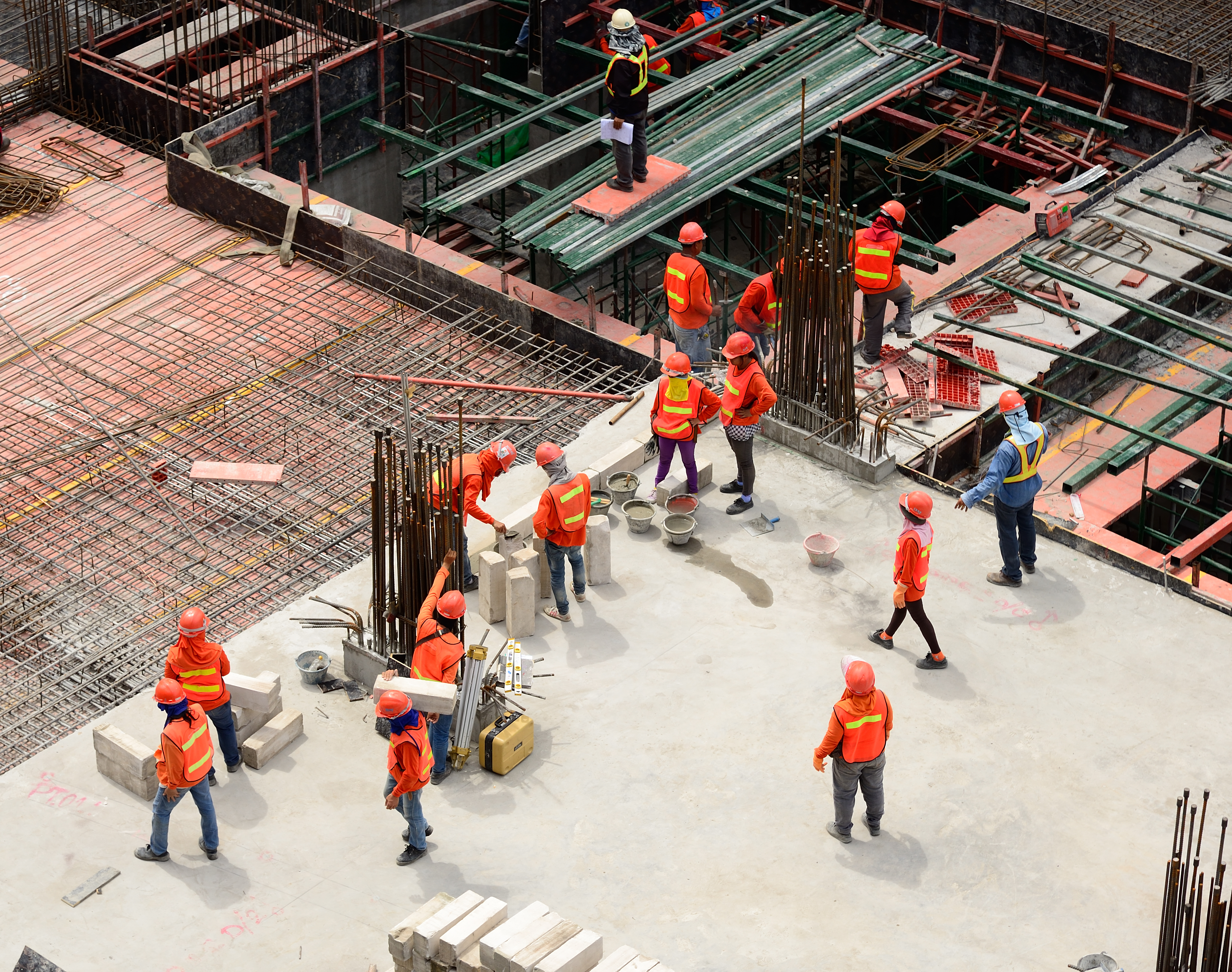 Aeroklasse construction team at work